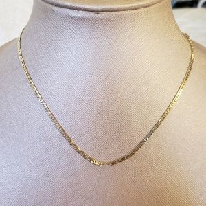 Chain link necklace